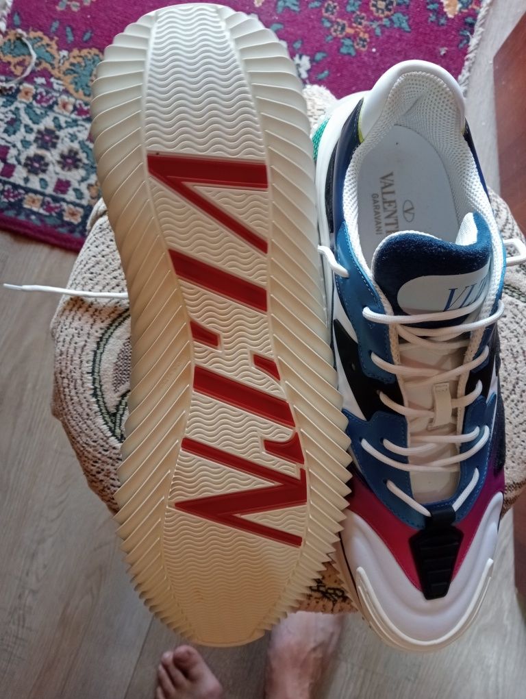 Кросовки Valentino
