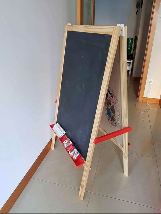 Quadro Infantil IKEA+ Grátis Mesinha Infantil IKEA