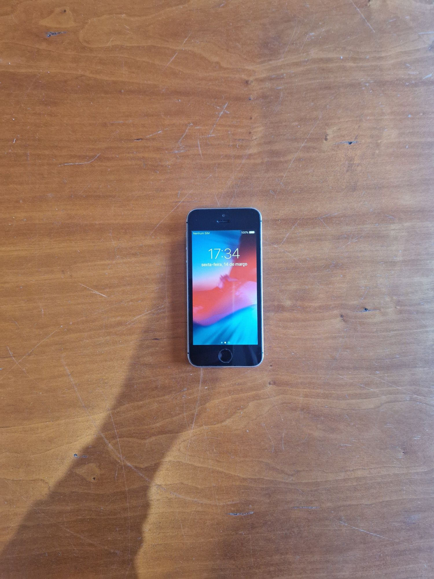 Iphone 5 S 16 GB, com bateria nova, sem carregador