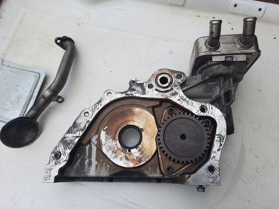 Масляний насос           .