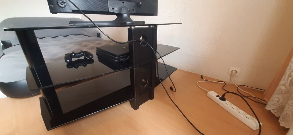 Exklusiv  stolik  Audio TV