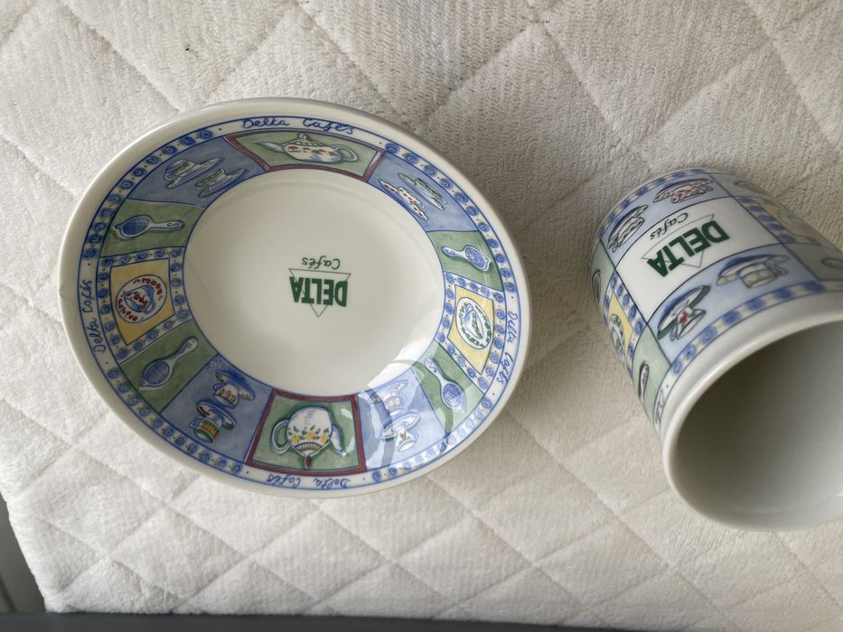 Conjunto caneca e taça da Delta Café