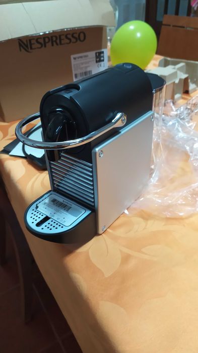maquina de café nespresso pixie