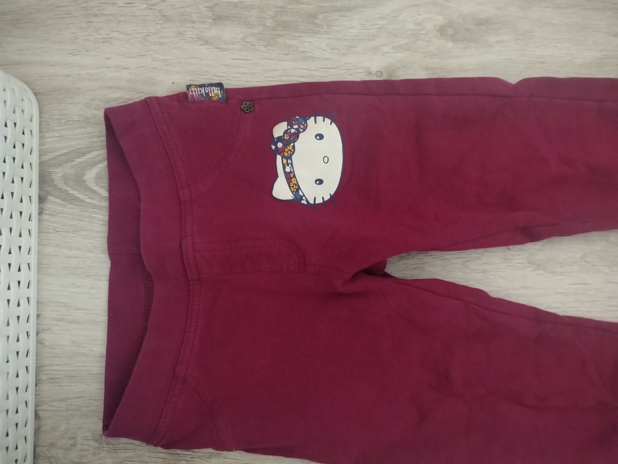 Legginsy spodnie dziewczęce Hello Kitty rozciągliwe 128 134