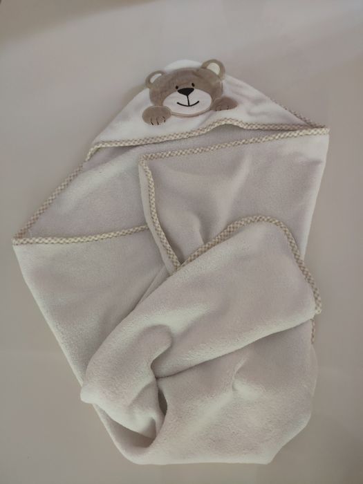 Kocyk z misiem z kapturkiem w misia