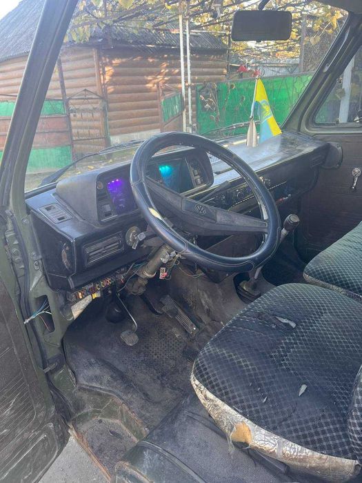 Volkswagen T3-1,6. Грузопасажир.