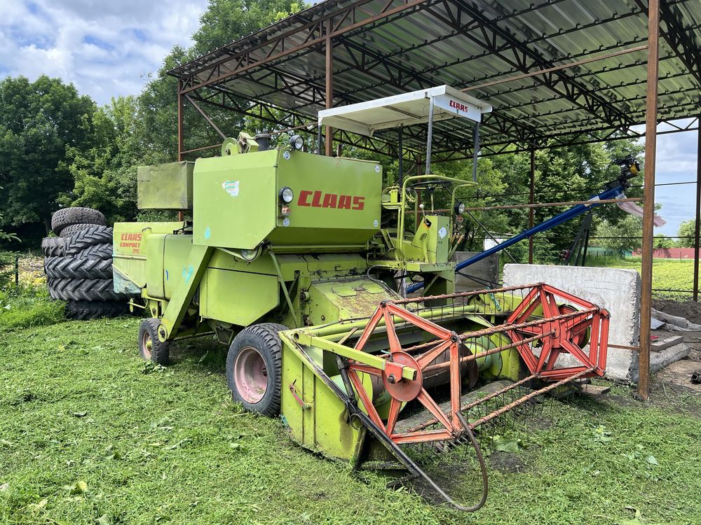 Комбайн Claas compact 25