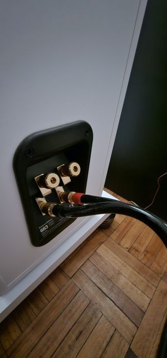colunas bowers and wilkins BW 683 s2 brancas