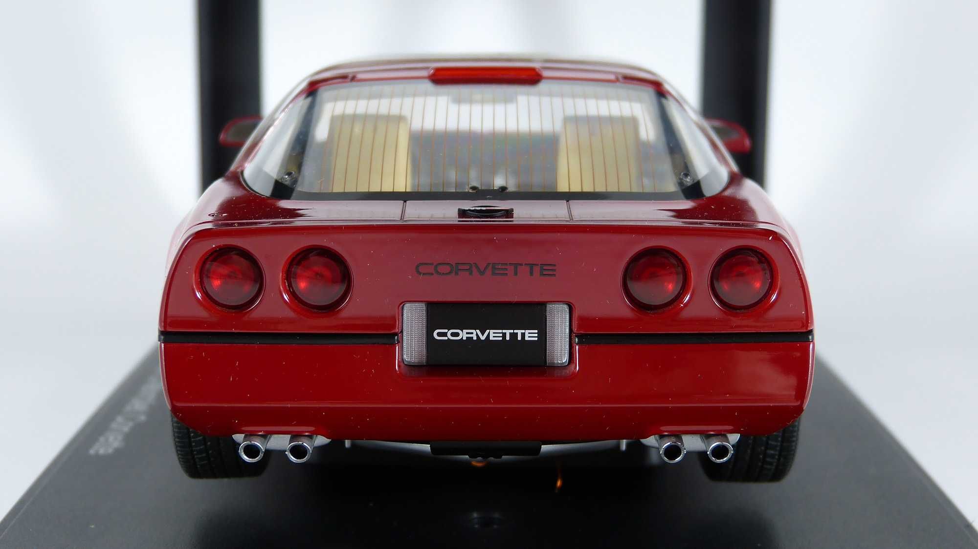 Model 1:18 AUTOart Chevrolet Corvette C4 1986 red (71241)