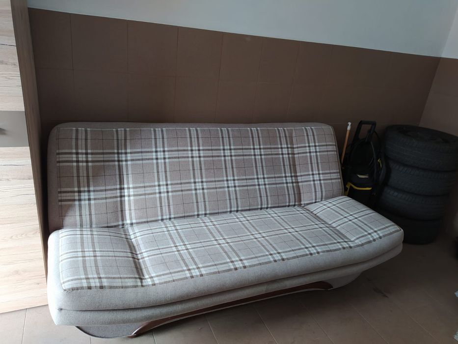 Meblościanka z kanapą