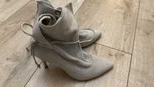 Buty, botki ażurowe marki Eva Minge roz. 39