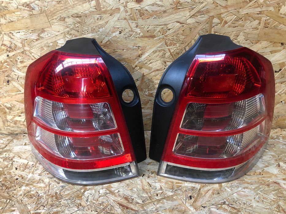Lampa/reflektor przedni lewy prawy Opel Zafira B lift