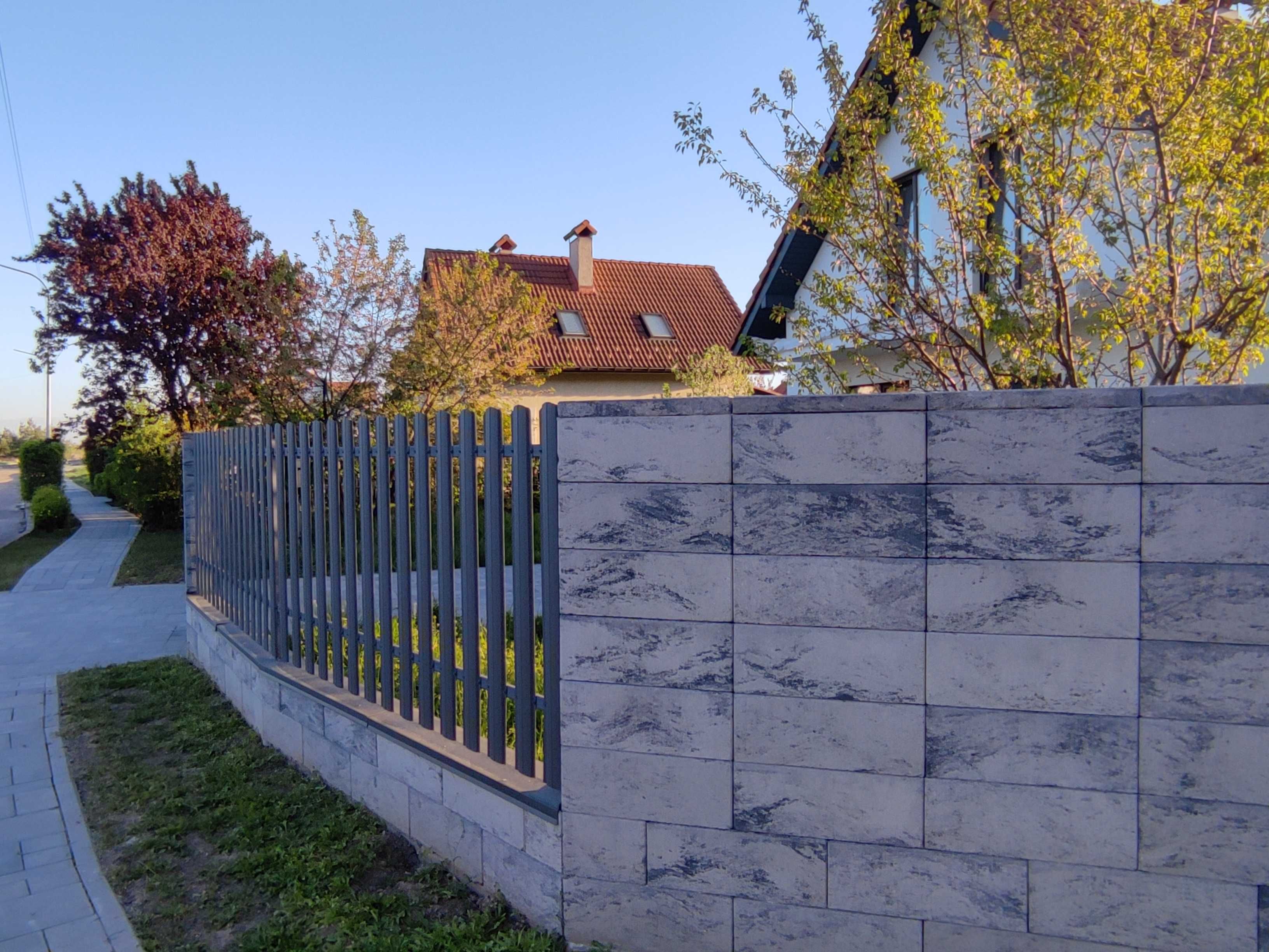 Закрите містечко Продаж будинку неподалік Києва біля лісу та озера