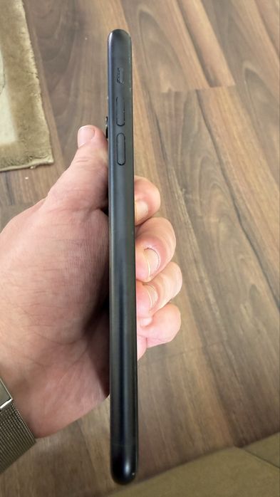 iPhone XR 64GB Dual SIM