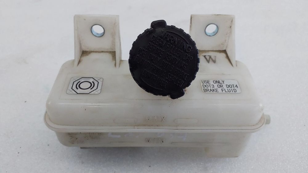 Reservatório / depósito óleo travões NISSAN NV200 Furgão/Combi (M20)