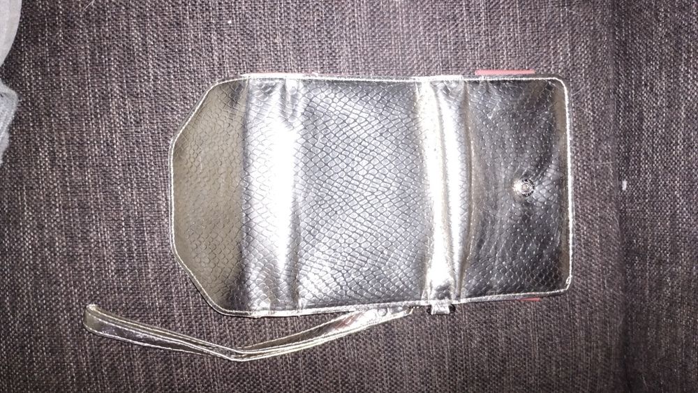 Etui na telefon Nokia i karty