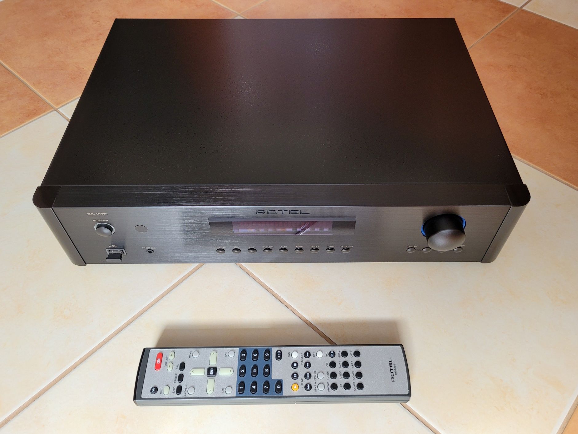 Przedwzmacniacz ROTEL RC-1570