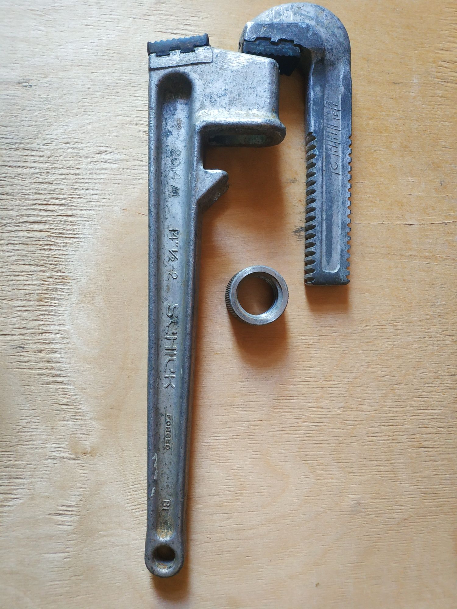 Трубный ключ алюминиевый