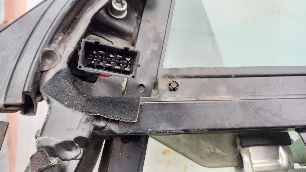 Audi 100 с4 двері передні праві