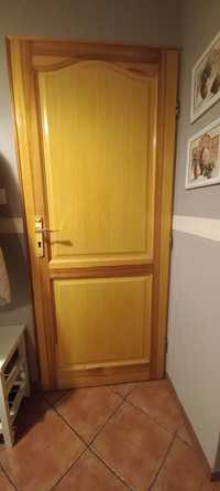Drzwi drewniane.6 szt.Sosnowe ,oszklone, pełne ..
