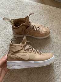 Damskie bezowe buty nike air force