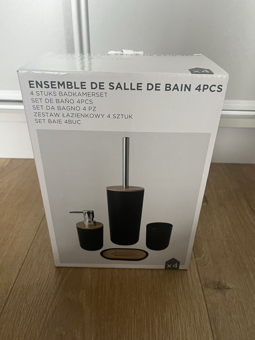 Nowy Zestaw akcesoriów do łazienkk