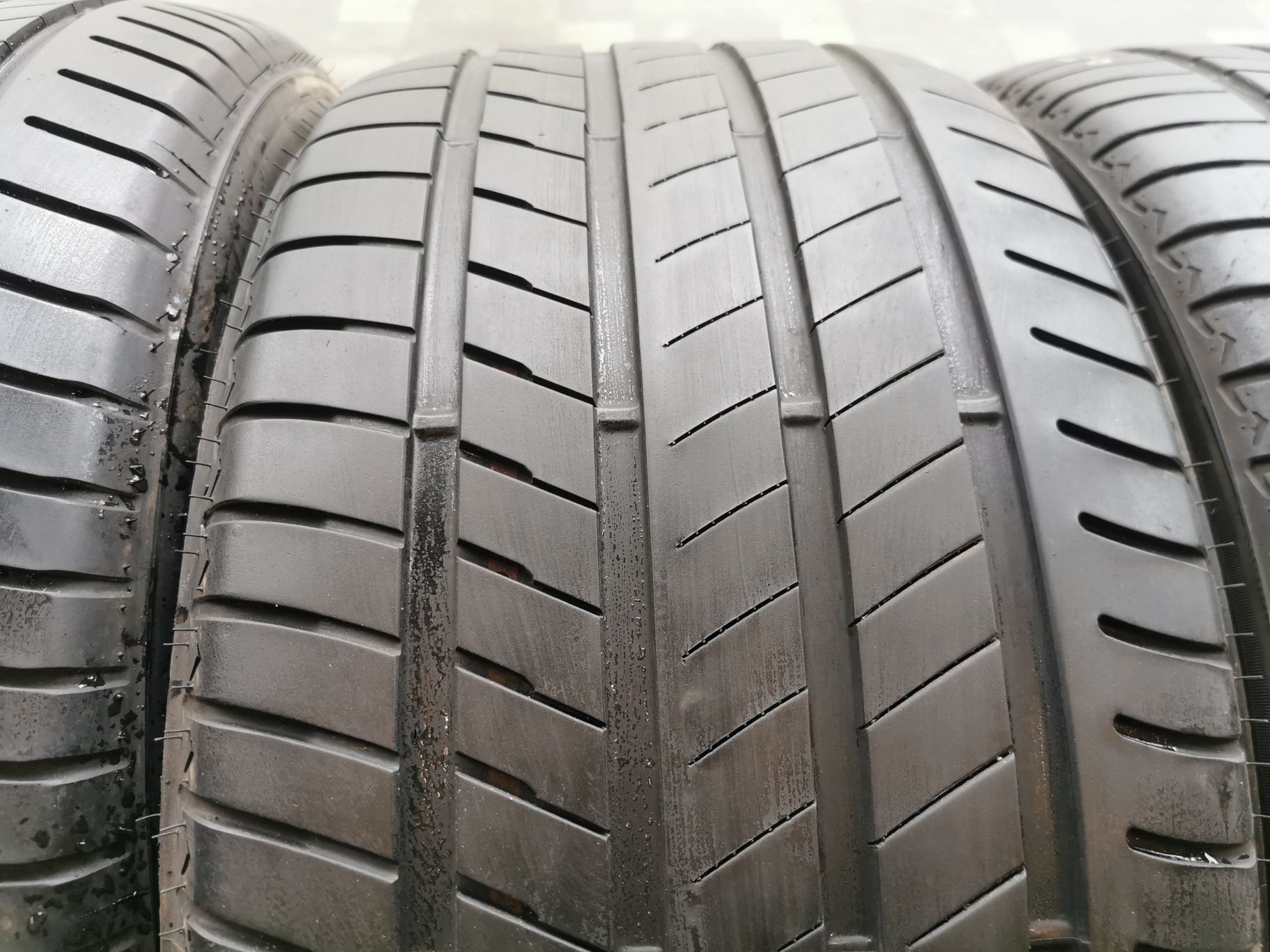 Летняя резина разноширокая 275/45 R20 305/40 R20 Bridgestone Runflat