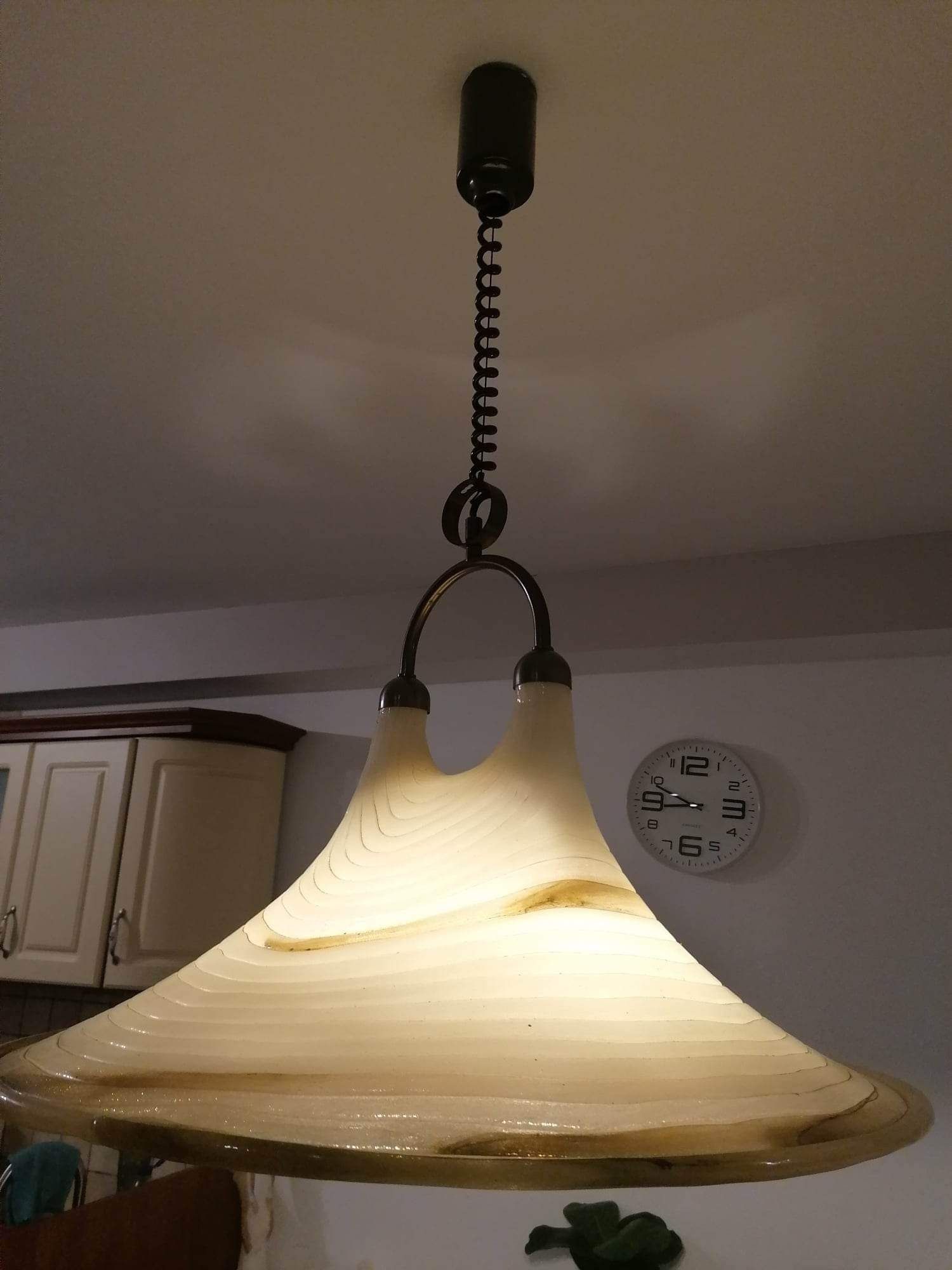 Lampa z możliwością regulacji wysokości