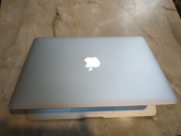 Продам MacBook Air 13