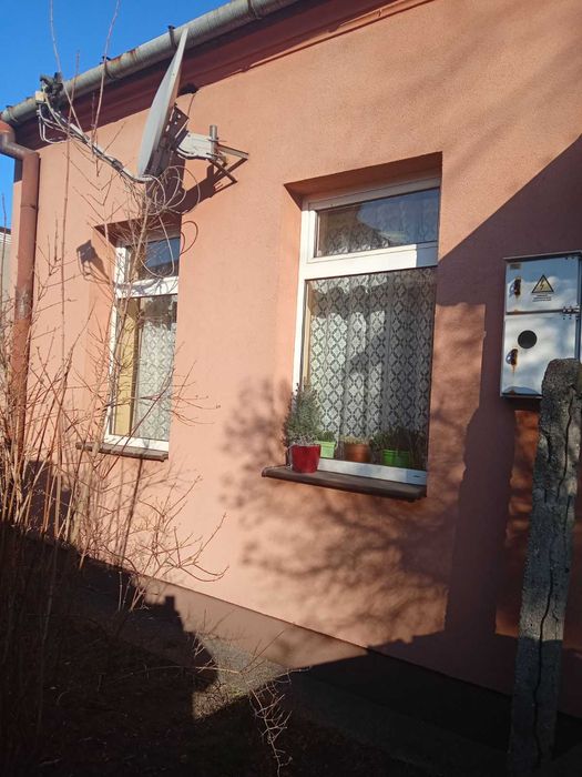 Sprzedam dom - cztery pokoje i duże podwórko