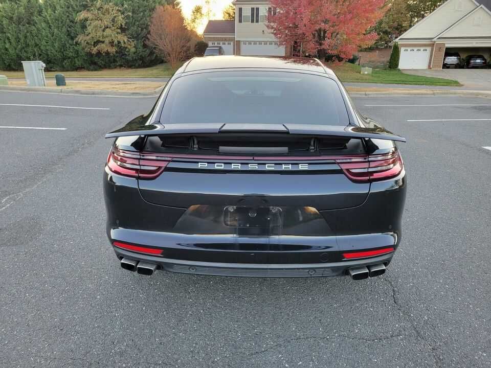 2017 Porsche Panamera TURBO