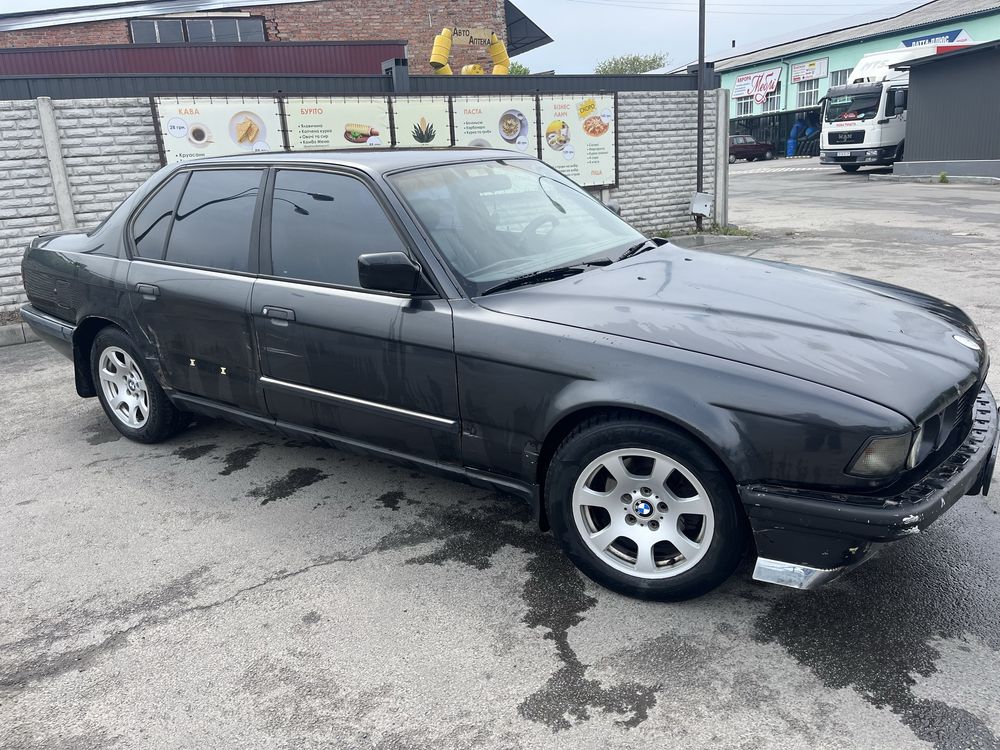 Бмв е32  735i на менханике
