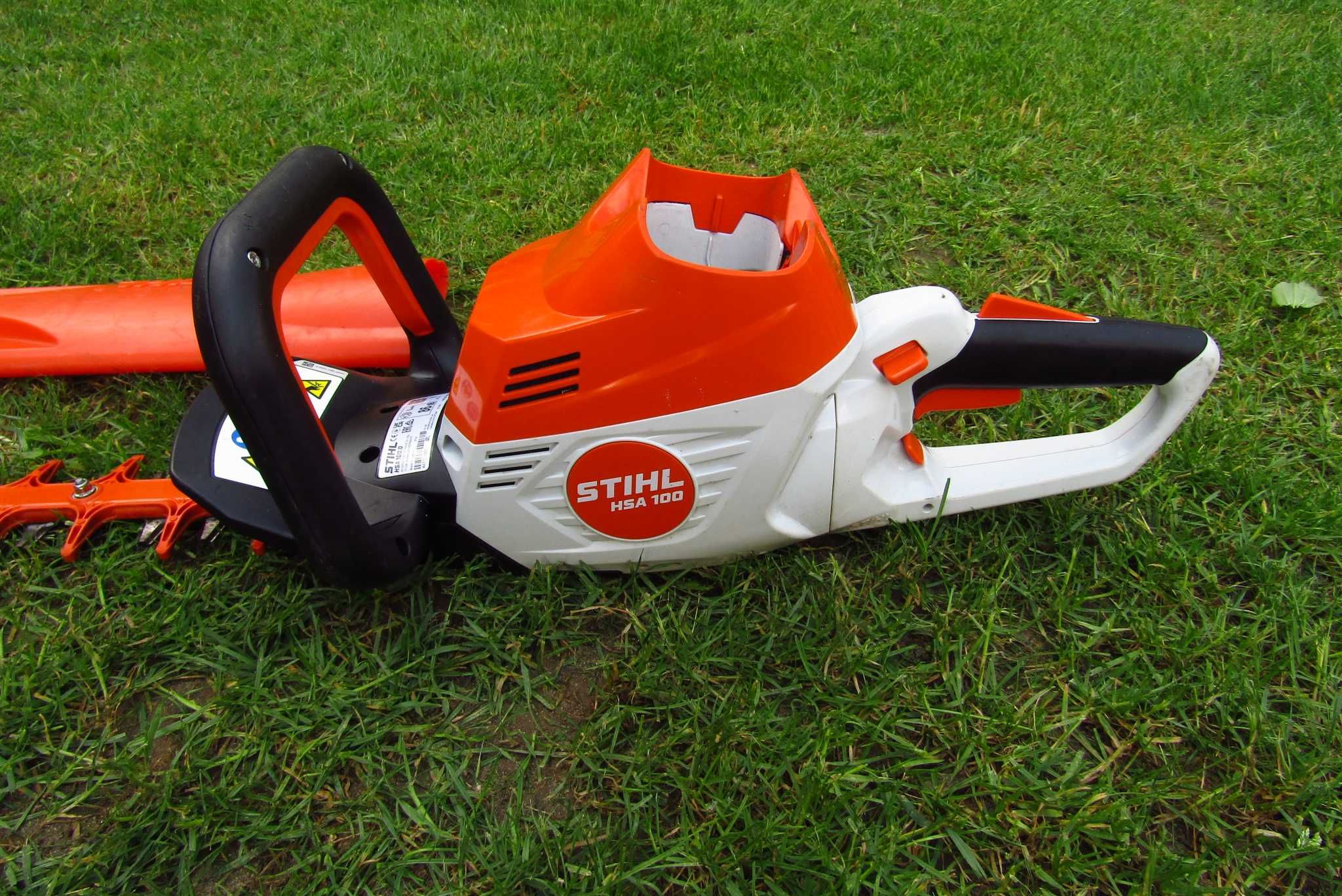 STIHL HSA 100 Nożyce akumulatorowe