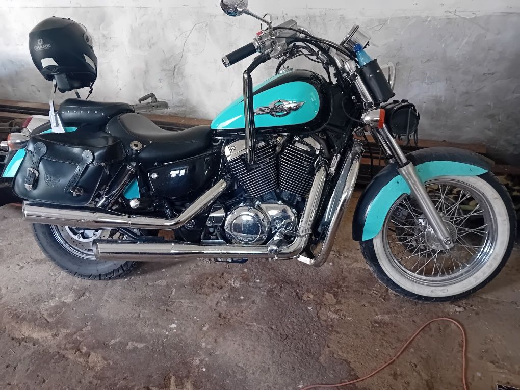 Honda shadow 1100