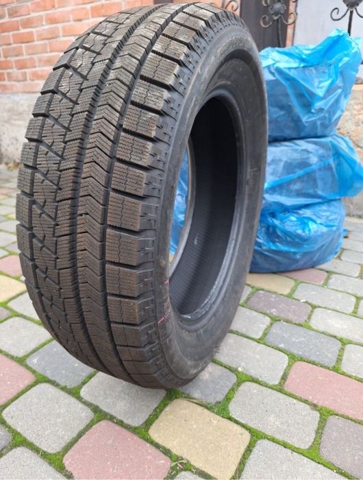 Шини зимові, стан ідеальний 225/60/17