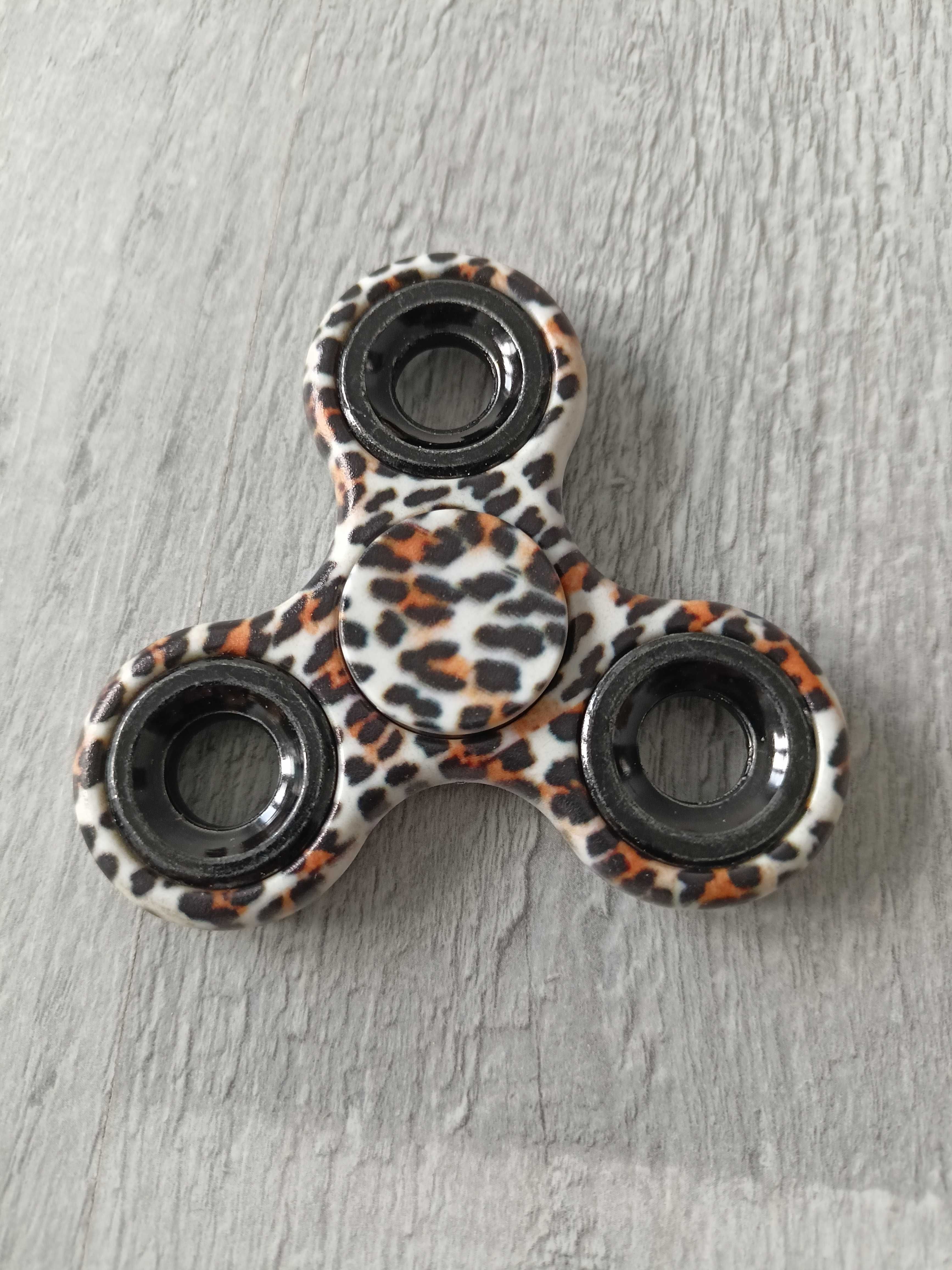Fidget spinner panterka