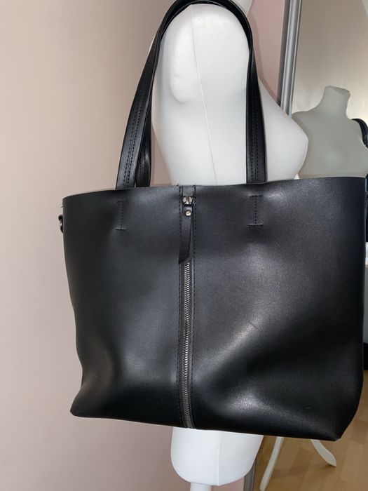 Чорна сумка в гарному стані