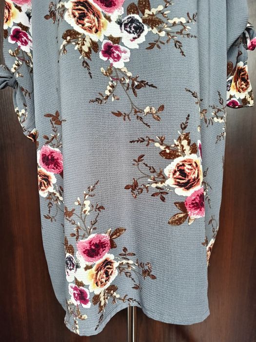 Piękna szara luźna sukienka w kwiaty rozmiar XL
