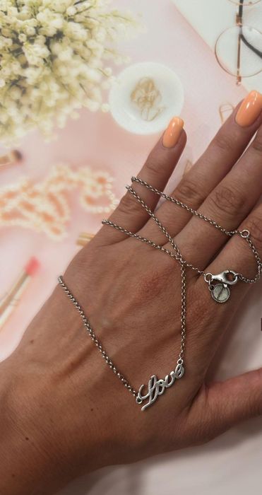 Неймовірно красива срібна цепочка кольє Love з кулоном