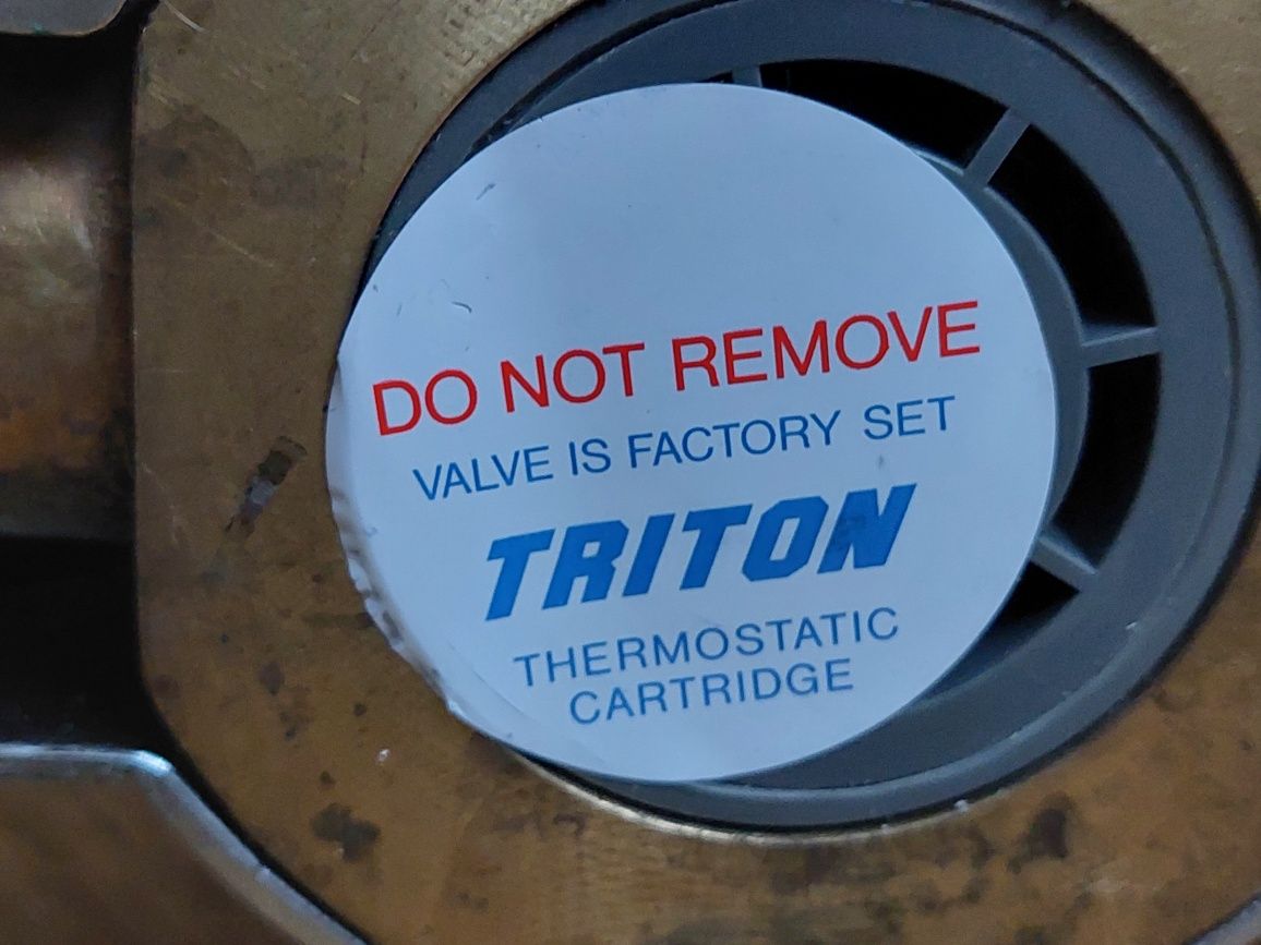 Змішувач для душу Triton LP термостатичний