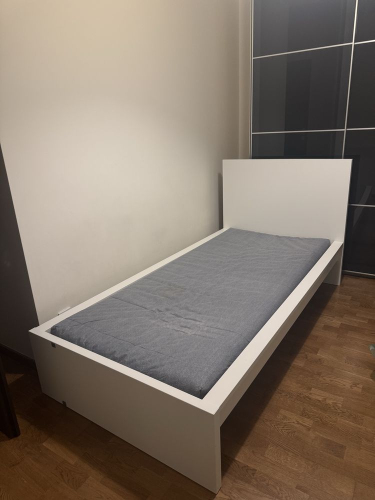 łózko MALM IKEA razem z materacem stan idealny