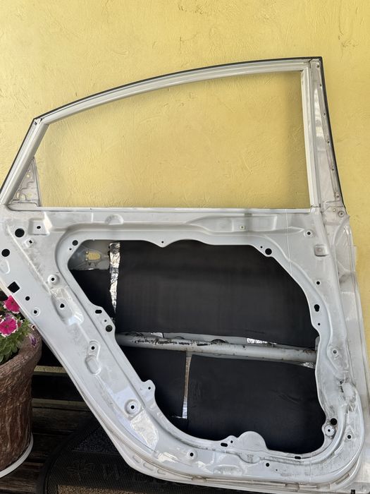 Задняя левая дверь на Hyundai Sonata YF, LPI 2010-2014