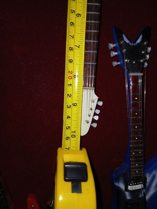 Minitura de giutarra 15 € cada