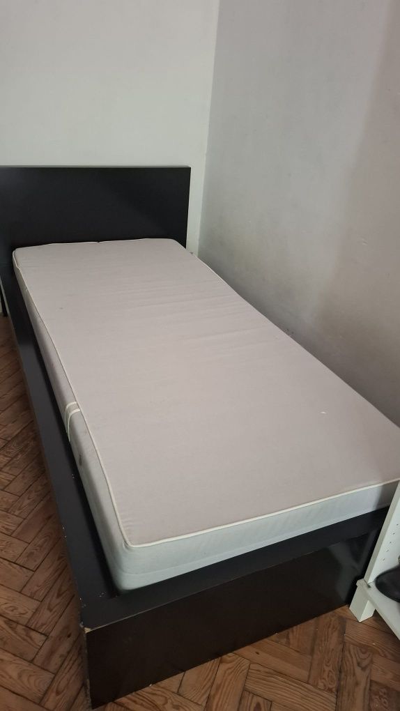 Cama de solteiro com colchão