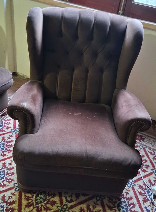 Jogo de sofás (um triplo e dois individuais)