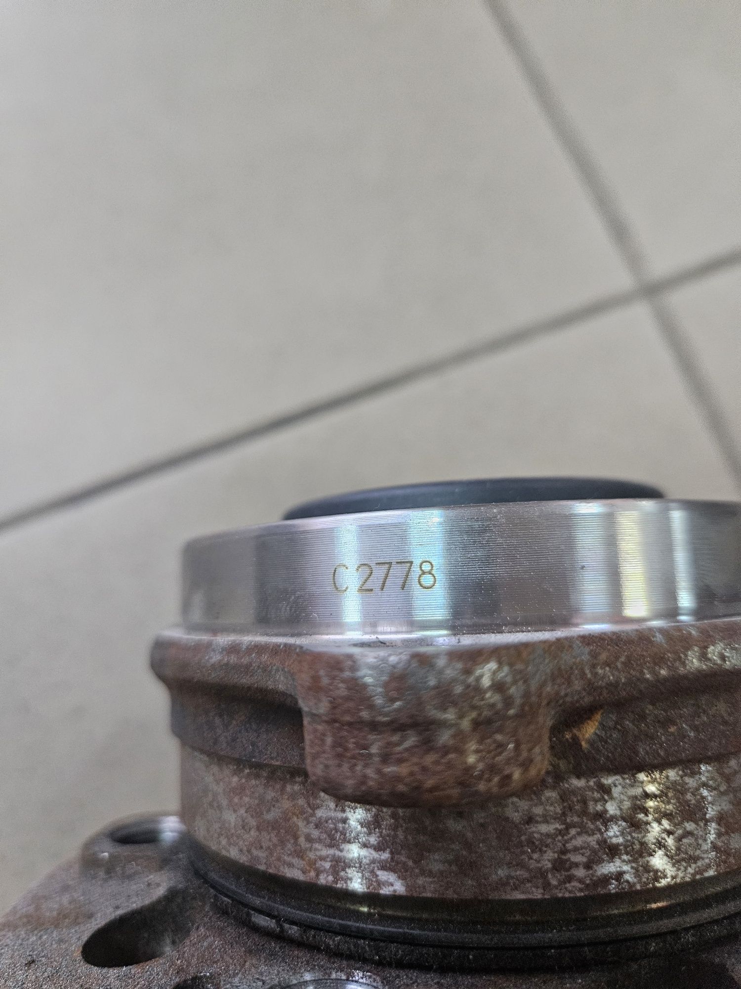 Підшипник ступеці Genesis gv70