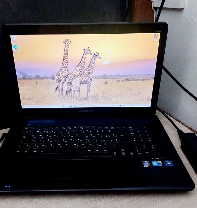 Ноутбук Medion E 7216