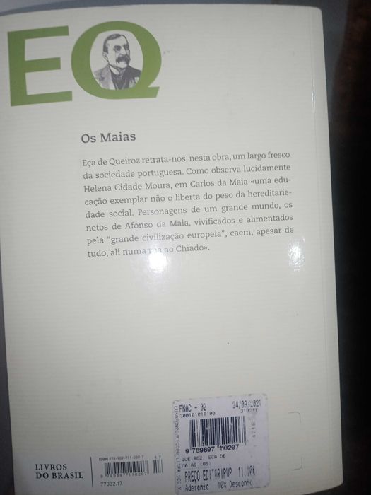 Livro "Os Maias" de Eça de Queiroz