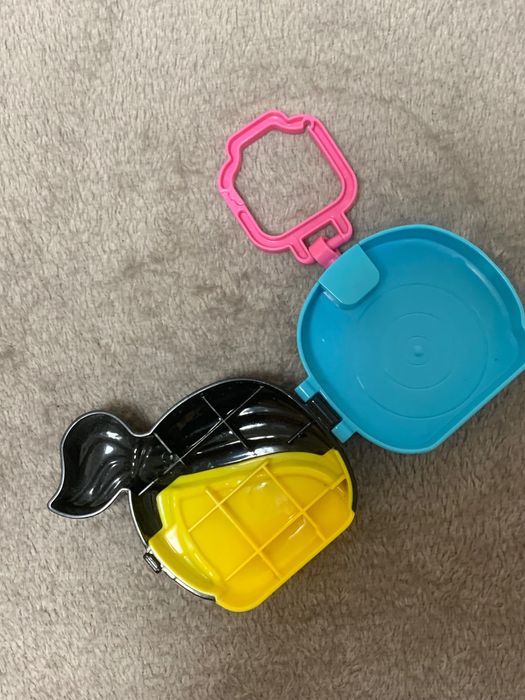 Іграшка брелок коробочка Mcdonalds Happy Meal