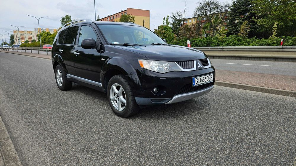 Mitsubishi Outlander 2.0D / Polski salon / 4x4 / 7-Osobowy / Xenony